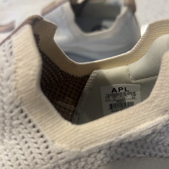 APL SHOES - Picture 3 of 5